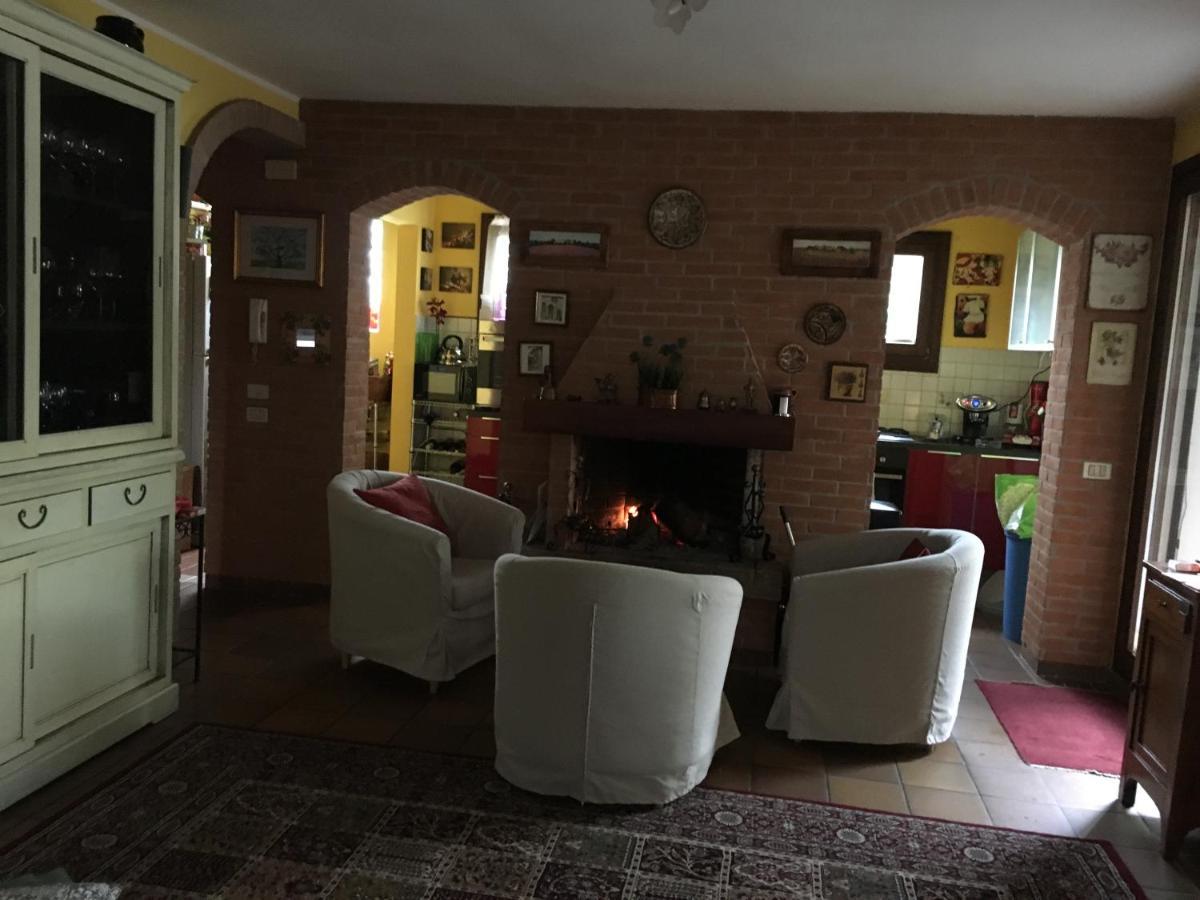 Casa Serenella B&B - Casa Vacanze 피아촐라 술 브렌타 외부 사진