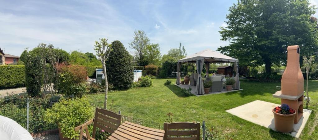 Casa Serenella B&B - Casa Vacanze 피아촐라 술 브렌타 외부 사진