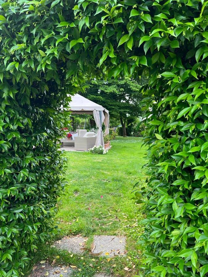 Casa Serenella B&B - Casa Vacanze 피아촐라 술 브렌타 외부 사진