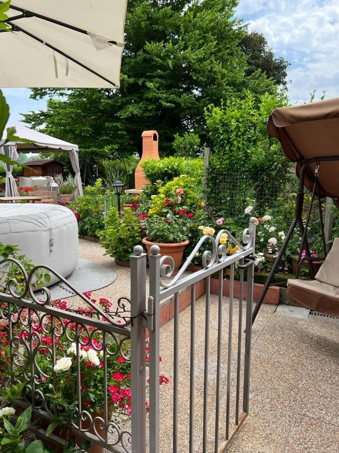 Casa Serenella B&B - Casa Vacanze 피아촐라 술 브렌타 외부 사진