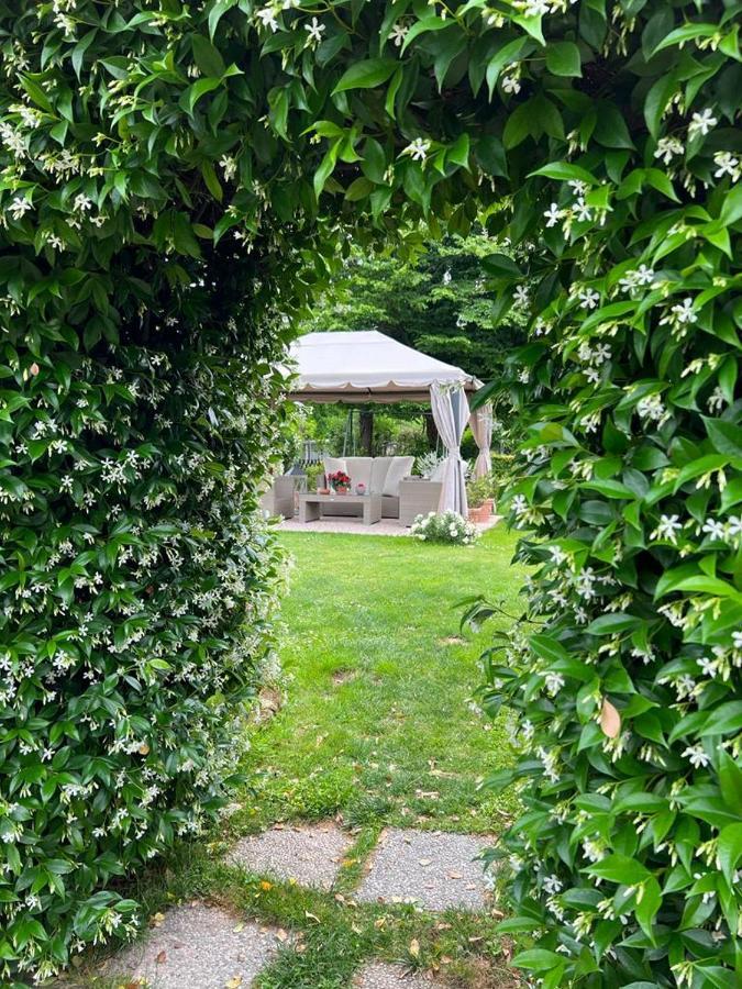 Casa Serenella B&B - Casa Vacanze 피아촐라 술 브렌타 외부 사진