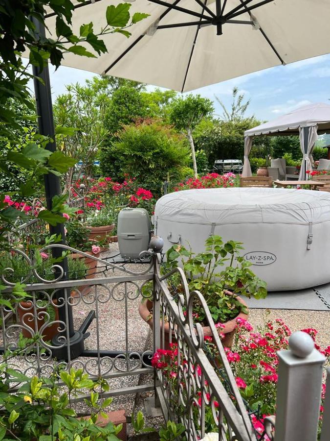 Casa Serenella B&B - Casa Vacanze 피아촐라 술 브렌타 외부 사진
