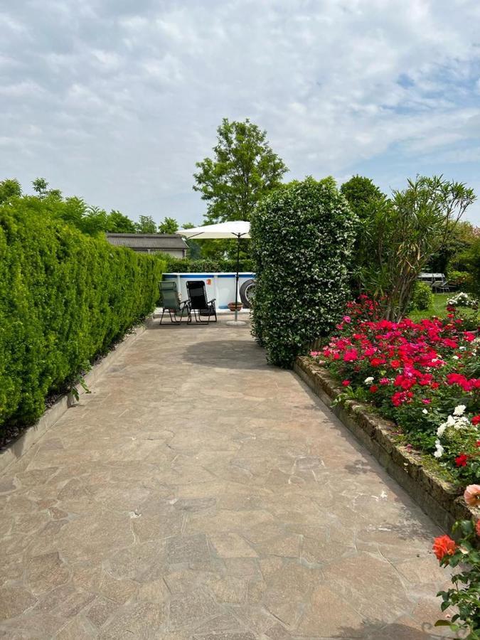 Casa Serenella B&B - Casa Vacanze 피아촐라 술 브렌타 외부 사진