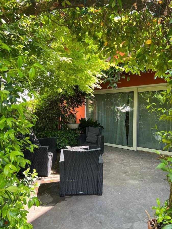 Casa Serenella B&B - Casa Vacanze 피아촐라 술 브렌타 외부 사진
