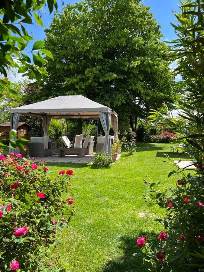 Casa Serenella B&B - Casa Vacanze 피아촐라 술 브렌타 외부 사진