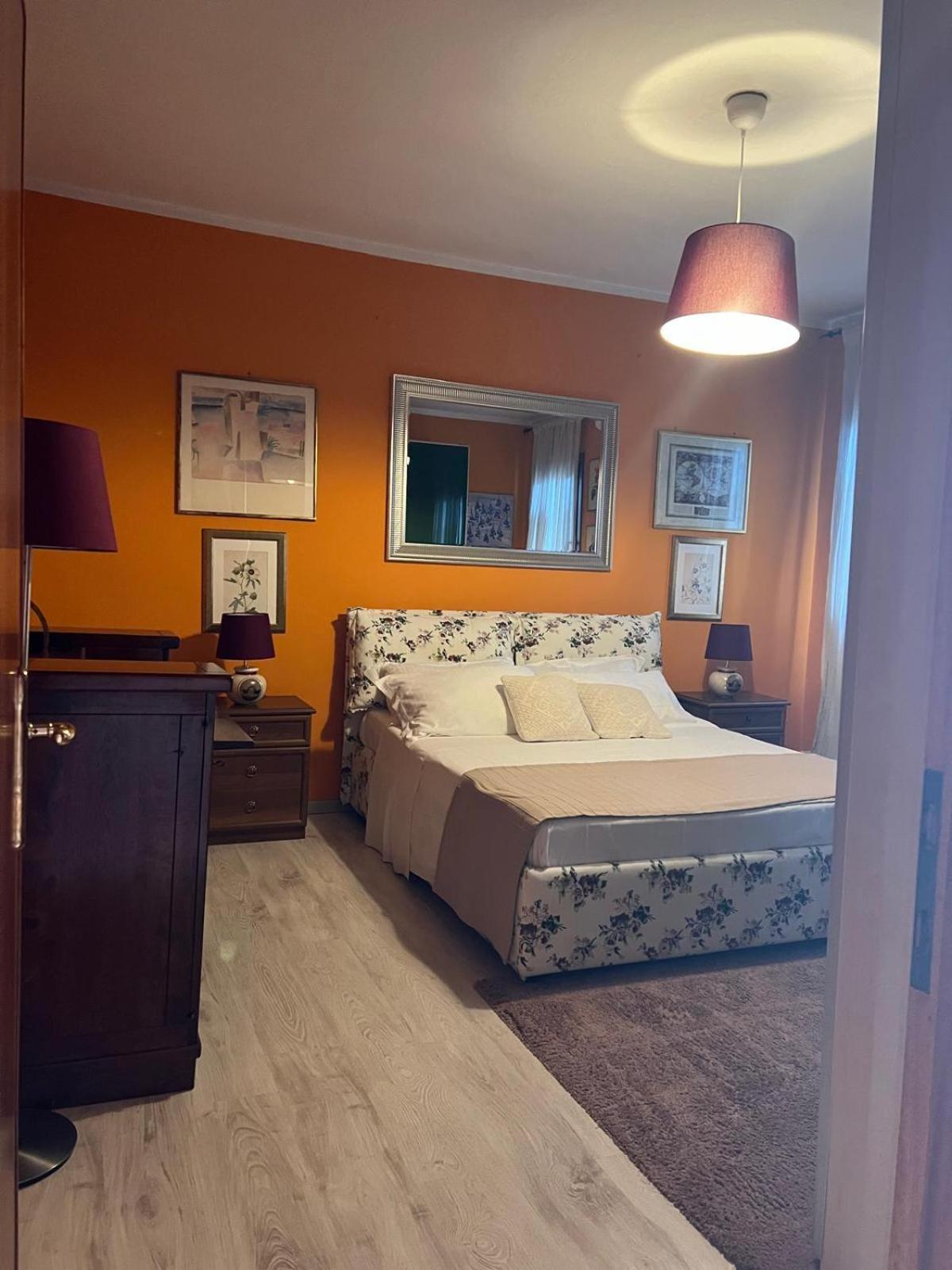 Casa Serenella B&B - Casa Vacanze 피아촐라 술 브렌타 외부 사진
